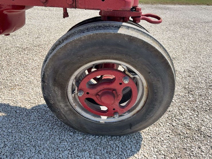 farmall-400-image-17