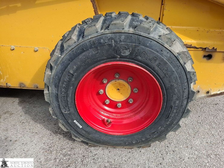 2008-john-deere-325-image-14