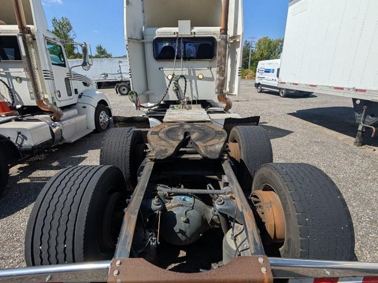2014-peterbilt-386-image-14