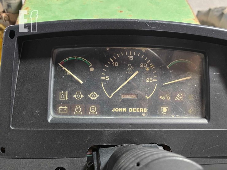 john-deere-6220-image-12
