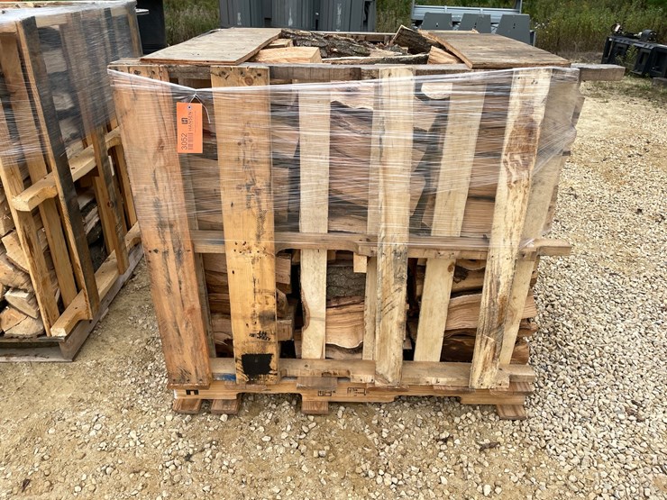 #3052-•-pallet-of-oak-firewood-image-2