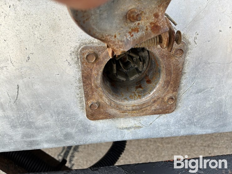 2011-ford-f350-xl-image-18