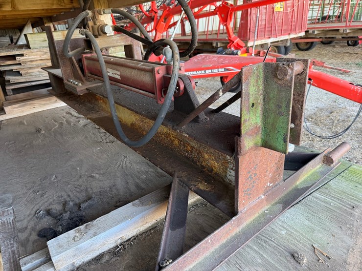 #1742-•-3-point-log-splitter-attachment-image-2