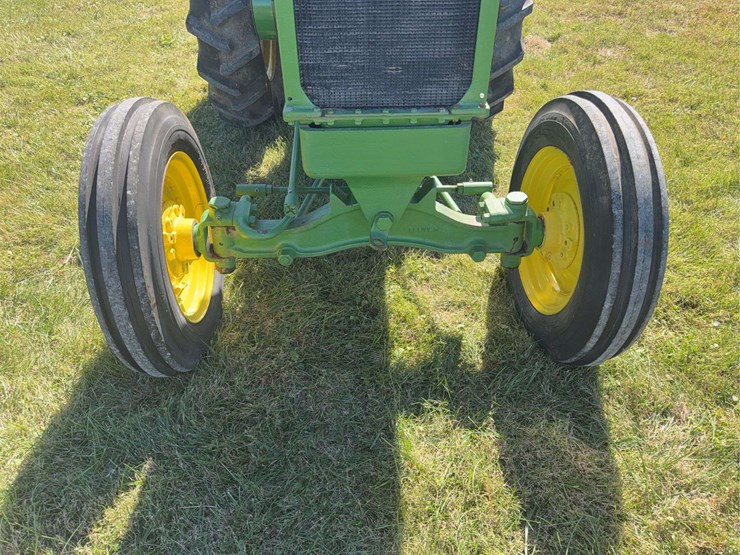 john-deere-b-image-10