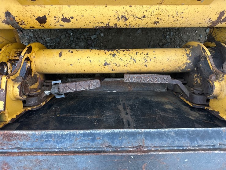 deere-240-image-13