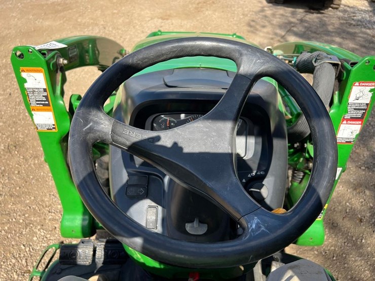 john-deere-3120-image-21