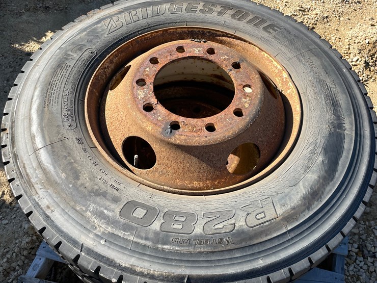 #3021-•-(4)-295/75r22.5-semi-drive-tires-and-rims-image-4