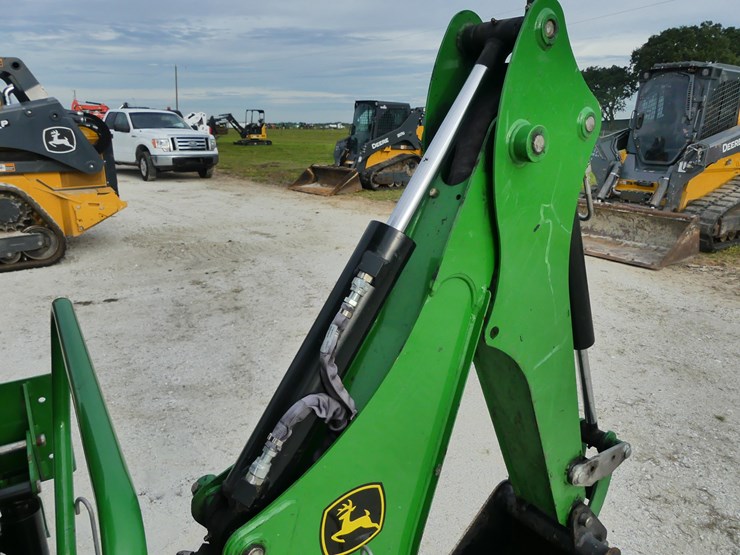 john-deere-1025r-image-11