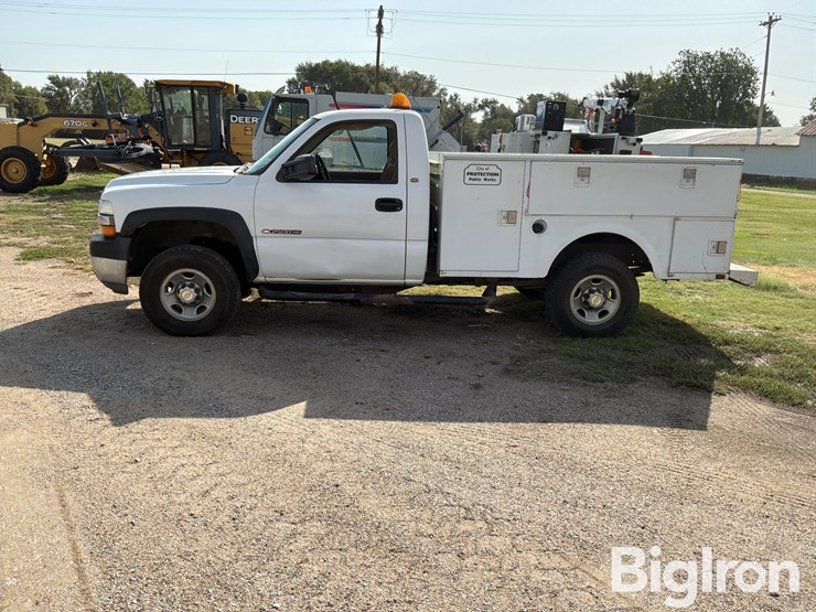 2001-chevrolet-silverado-2500-image-8
