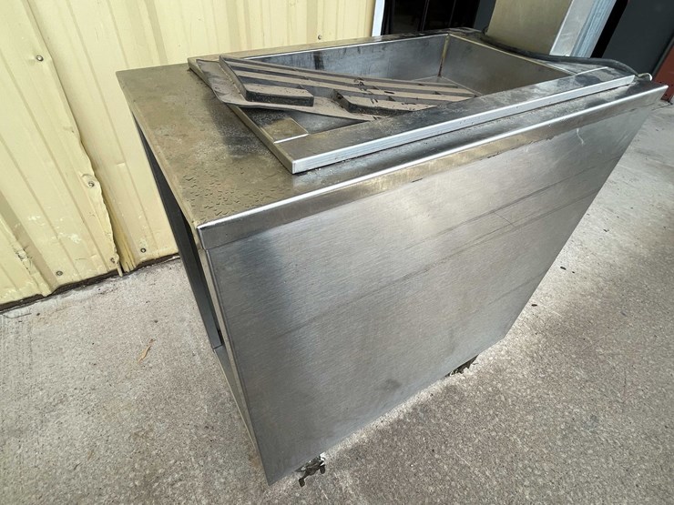 #4676-•-mobile-food-warming-station-image-5
