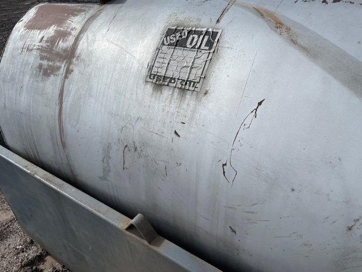 #4664-•-oil-tank-in-containment-bin-image-15