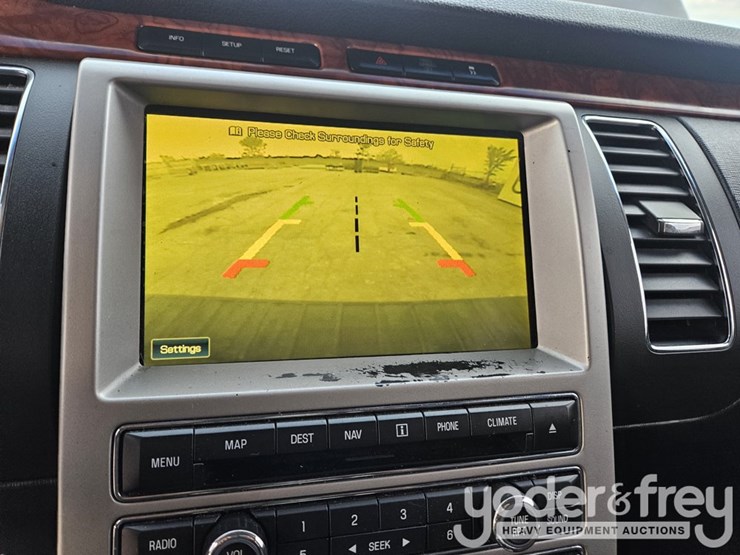 2010-ford-flex-image-21