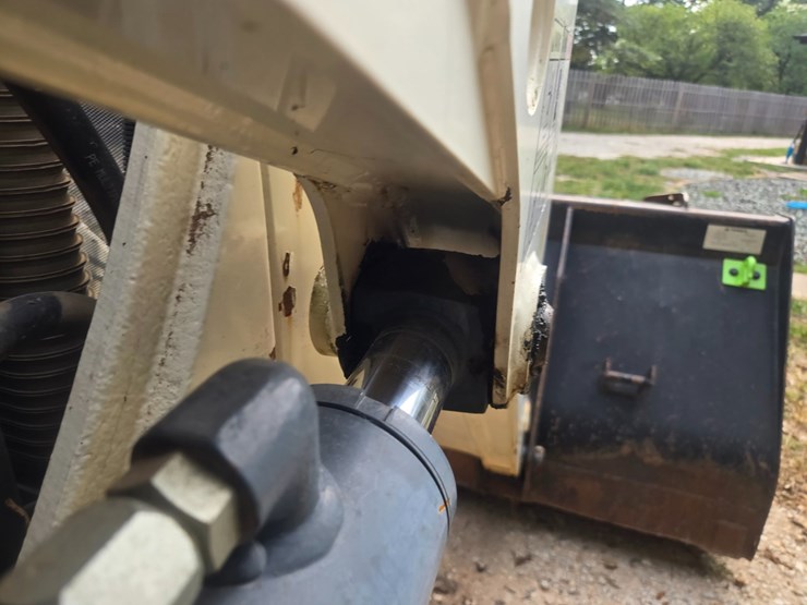 terex-tlb840r-image-93