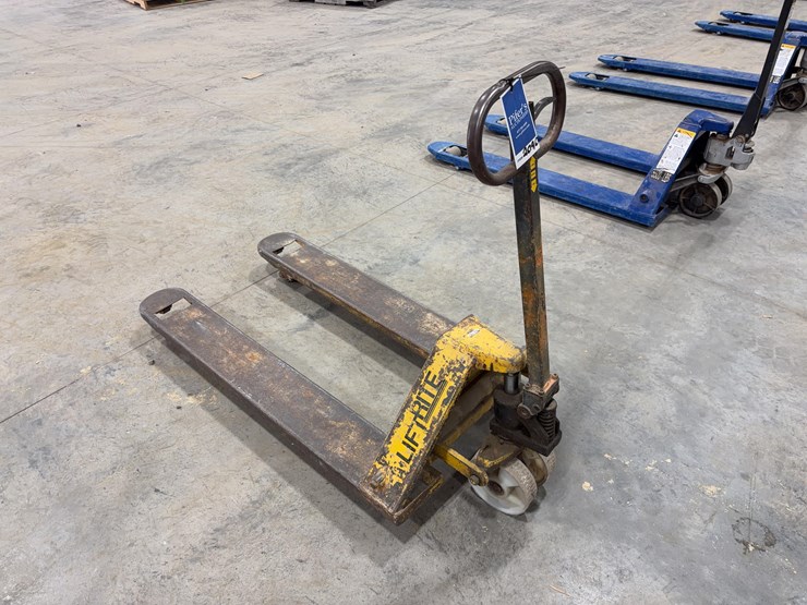 pallet-jack-image-4