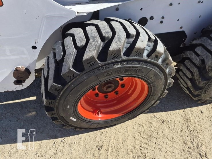 2010-bobcat-s205-image-13