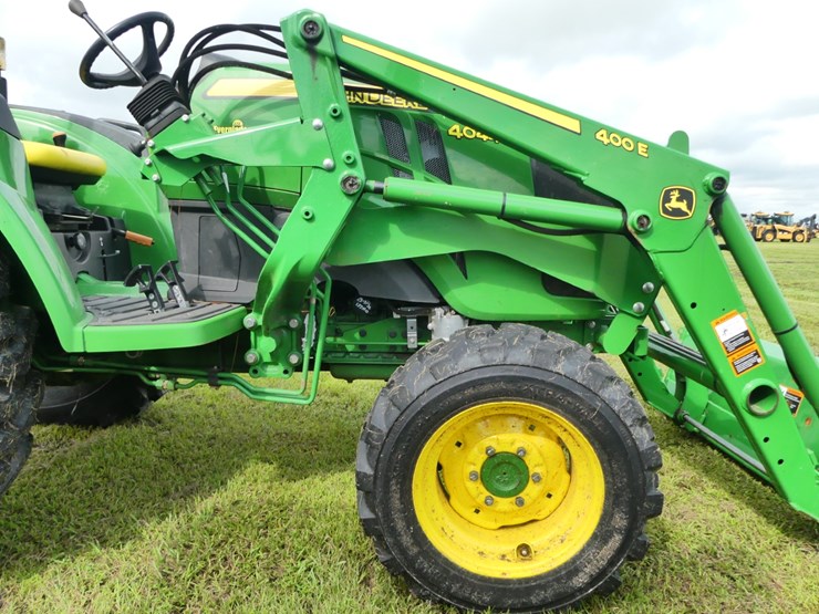 john-deere-4044m-image-9