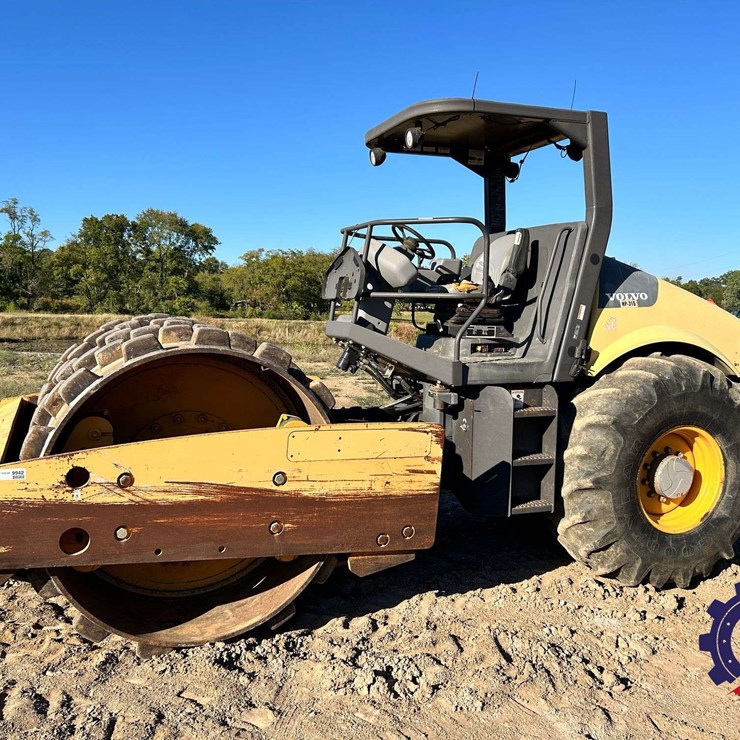 2011 VOLVO SD105F
