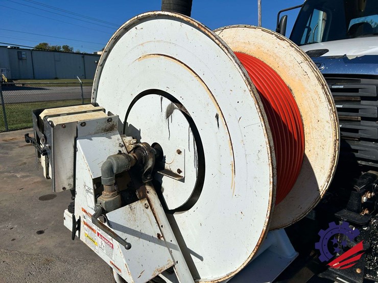 2019-freightliner-114sd-image-37