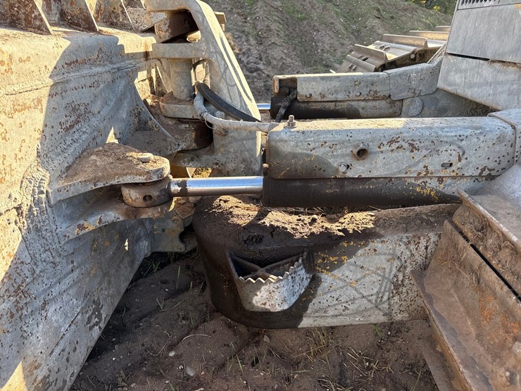 2005-caterpillar-d6n-lgp-image-9