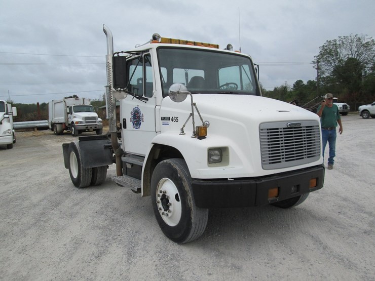 1998-freightliner-fl80-image-2