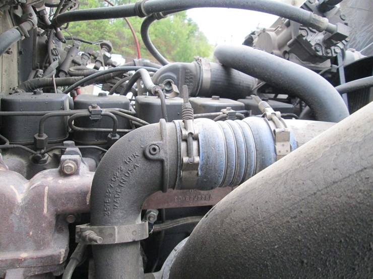 1998-freightliner-fl80-image-21