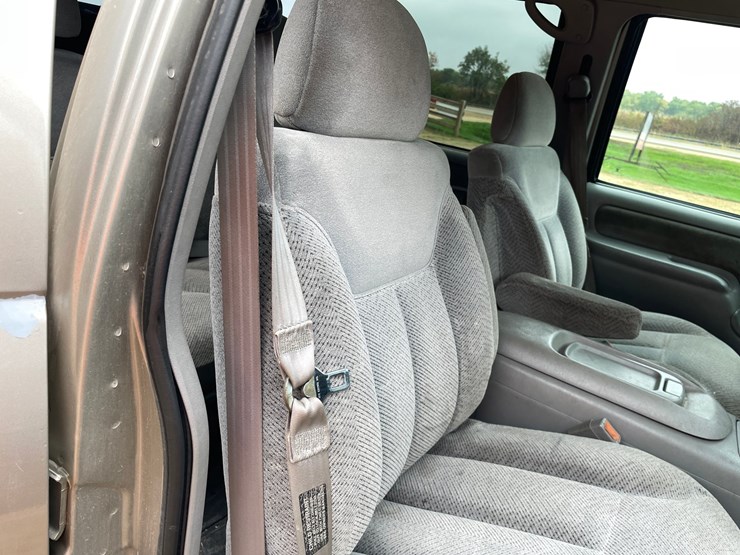 2000-chevrolet-silverado-3500-image-59