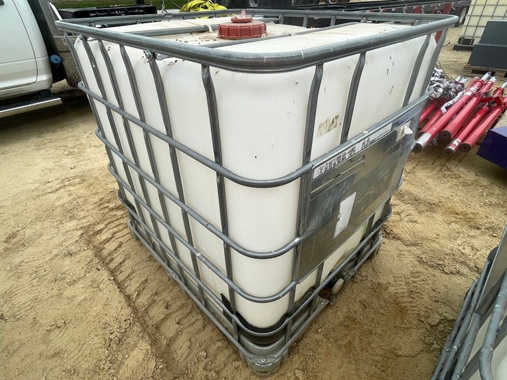 #3040-•-caged-poly-water-totes-image-5