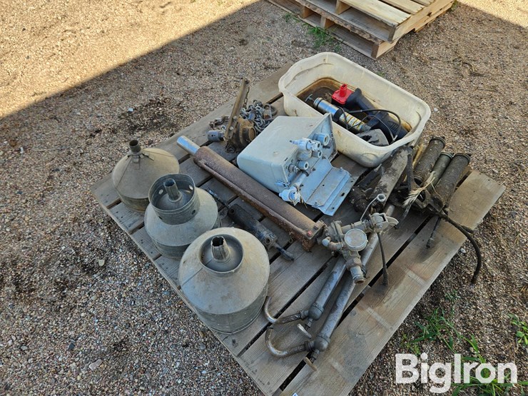electric-grease-gun,-hydraulic-cylinder-and-other-items-image-10