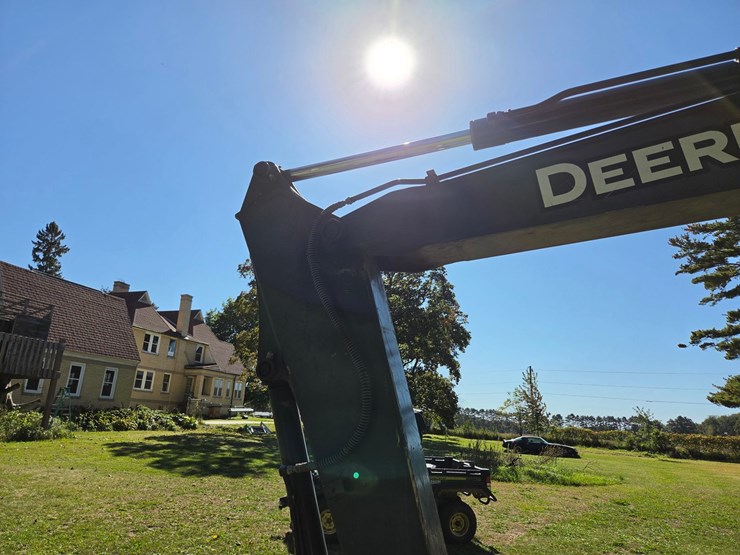 2017-deere-75g-image-12