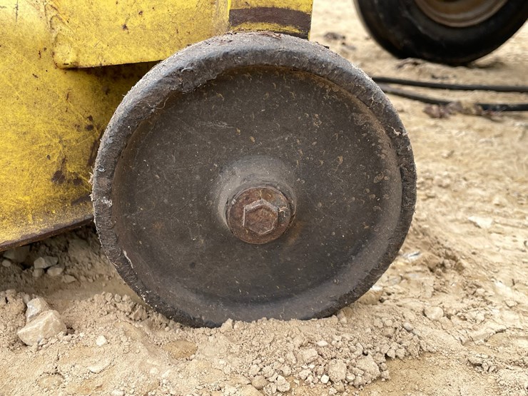 john-deere-318-image-38