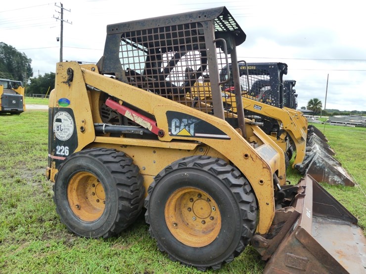 2003-caterpillar-226-image-2