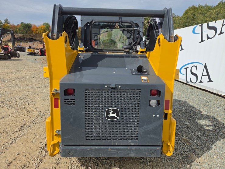 deere-317g-image-4