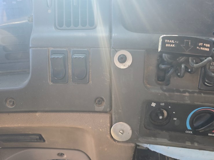 2001-sterling-l8500-image-70