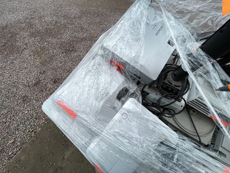 #4685-•-pallet-of-assorted-projectors-image-6