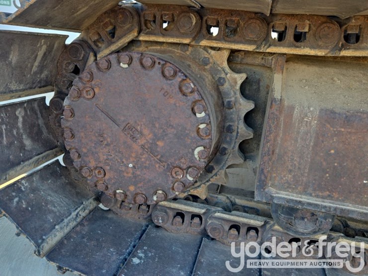 2015-komatsu-pc210-lc-11-image-20