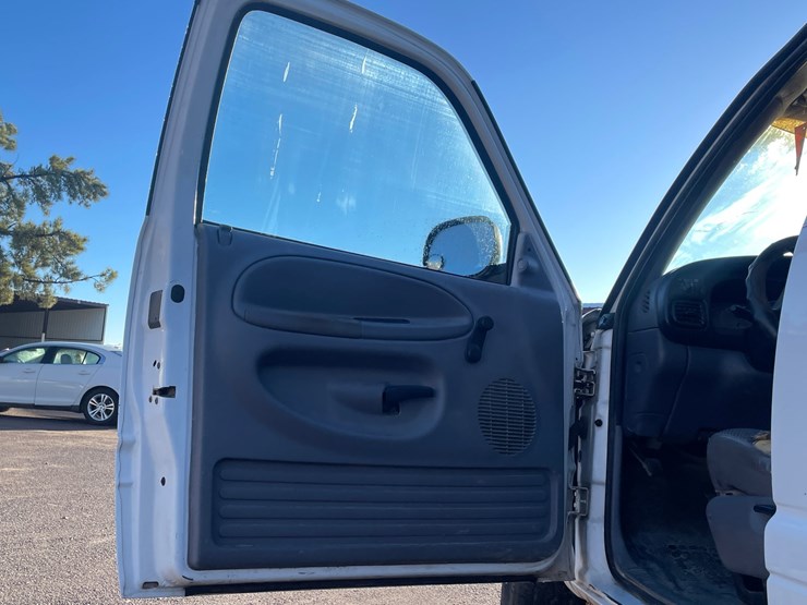 #2760-•-2001-dodge-ram-(title-in-delay)-image-22