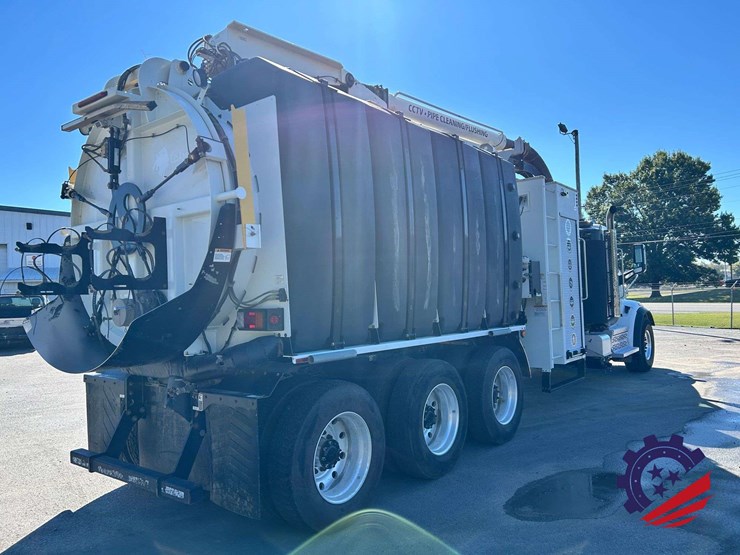 2020-peterbilt-567-image-7