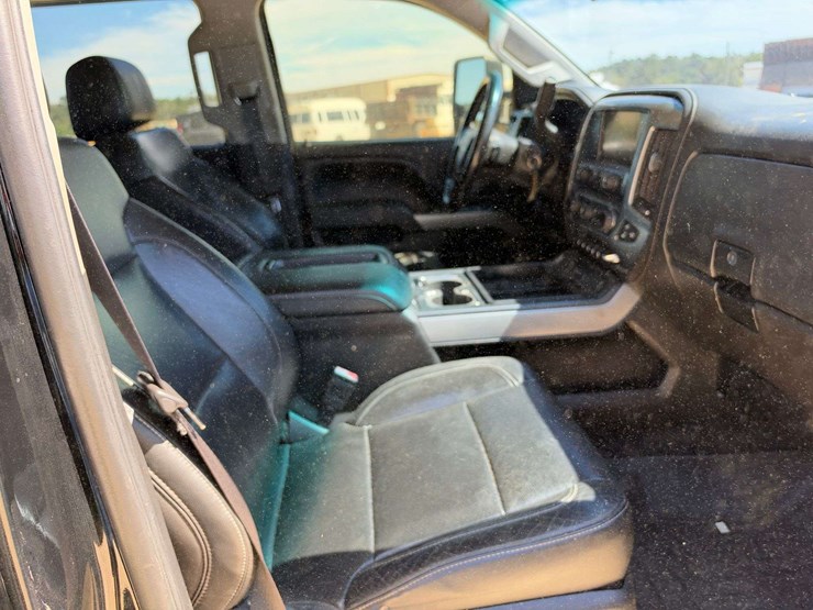 2015-chevrolet-silverado-2500-image-18