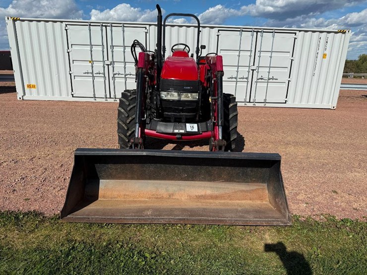 case-ih-farmall-80-image-2