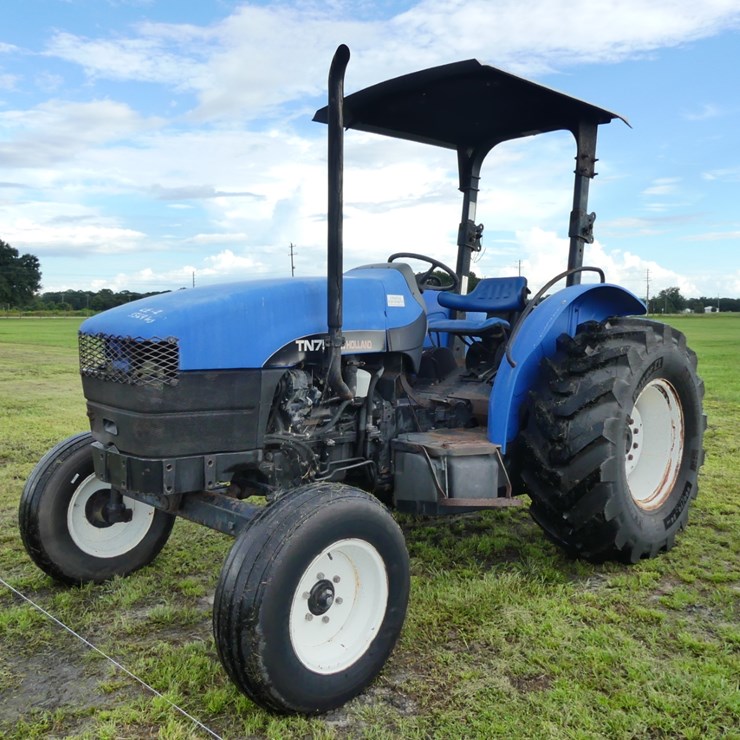 NEW HOLLAND TN75