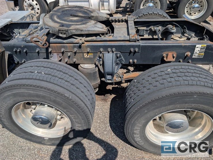 2014-peterbilt-386-image-14
