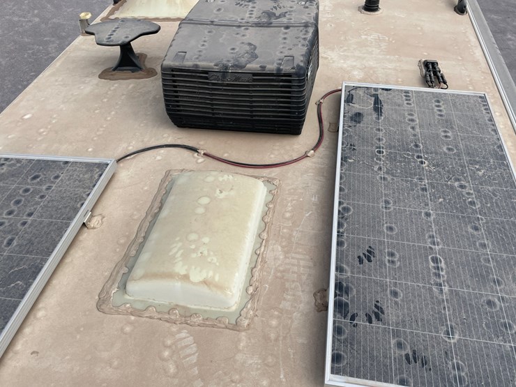 #2824-•-2022-lance-travel-trailer,-(has-new-mexico-title)-image-154