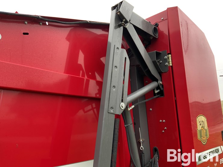 2017-massey-ferguson-2956a-image-18