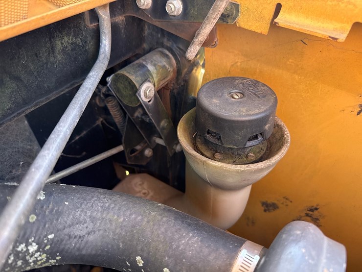 new-holland-lx885-image-31