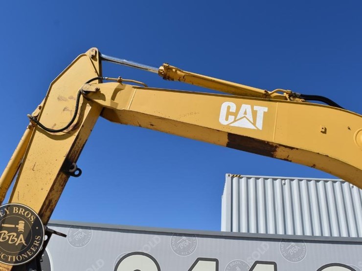 1990-caterpillar-el200b-image-36
