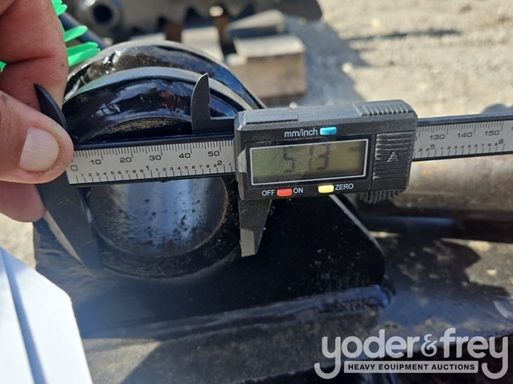 deere-135g-image-8