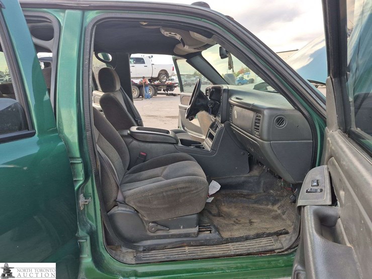 2005-chevrolet-silverado-2500hd-image-35