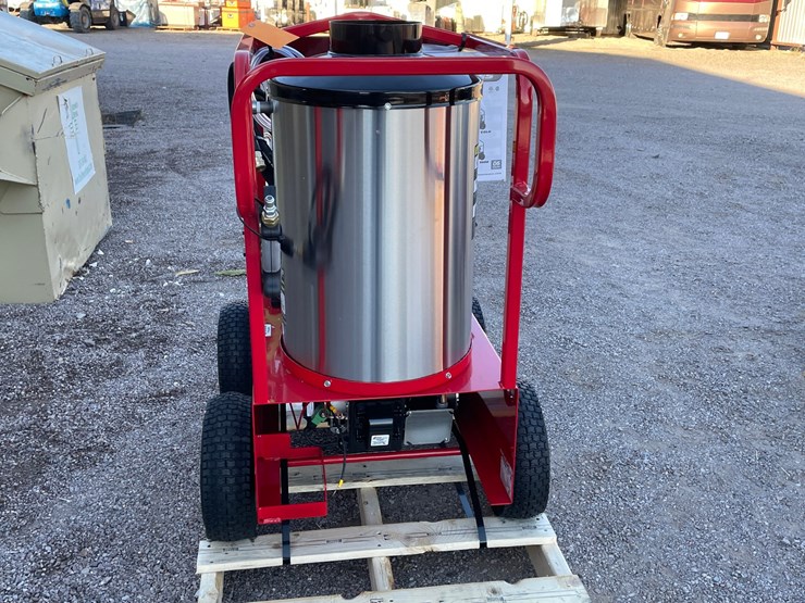 #4639-•-magnum-4000-gold-power-washer-image-5