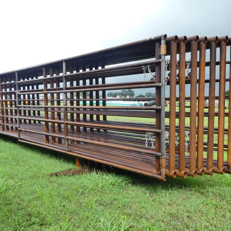 (10) 24' Free Standing Panels