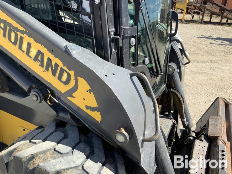 2020-new-holland-l228-image-20